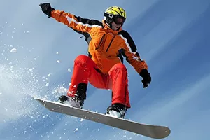 Почему болит колено после спуска на сноуборде: диагностика и первая помощь