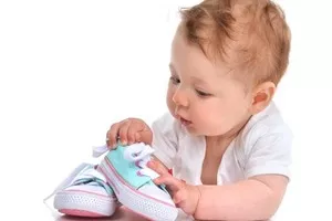 З якого віку дитині потрібне ортопедичне взуття?