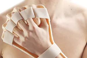 Ортез для руки при переломе пястной кости: как подобрать?