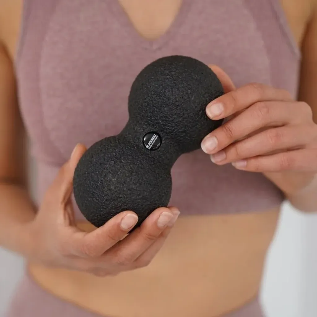 Подвійний масажний м'яч Blackroll Duoball 8, чорний Подвійний масажний м'яч Blackroll Duoball 8, чорний