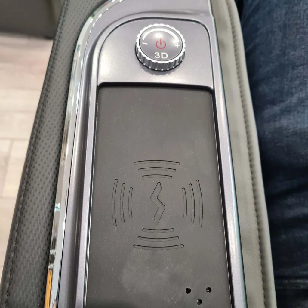 Массажное кресло Casada AlphaSonic III White Black Массажное кресло Casada AlphaSonic III White Black