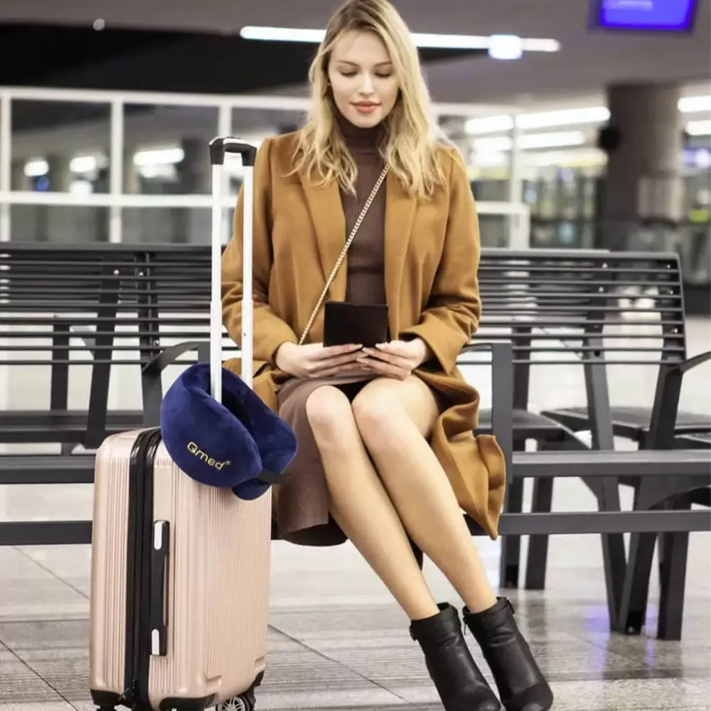 Дорожня подушка для шиї Qmed Profiled Traveling Дорожня подушка для шиї Qmed Profiled Traveling