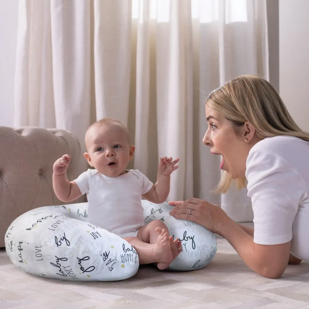 Подушка для кормления "Boppy Pillow", белый Подушка для кормления "Boppy Pillow", белый