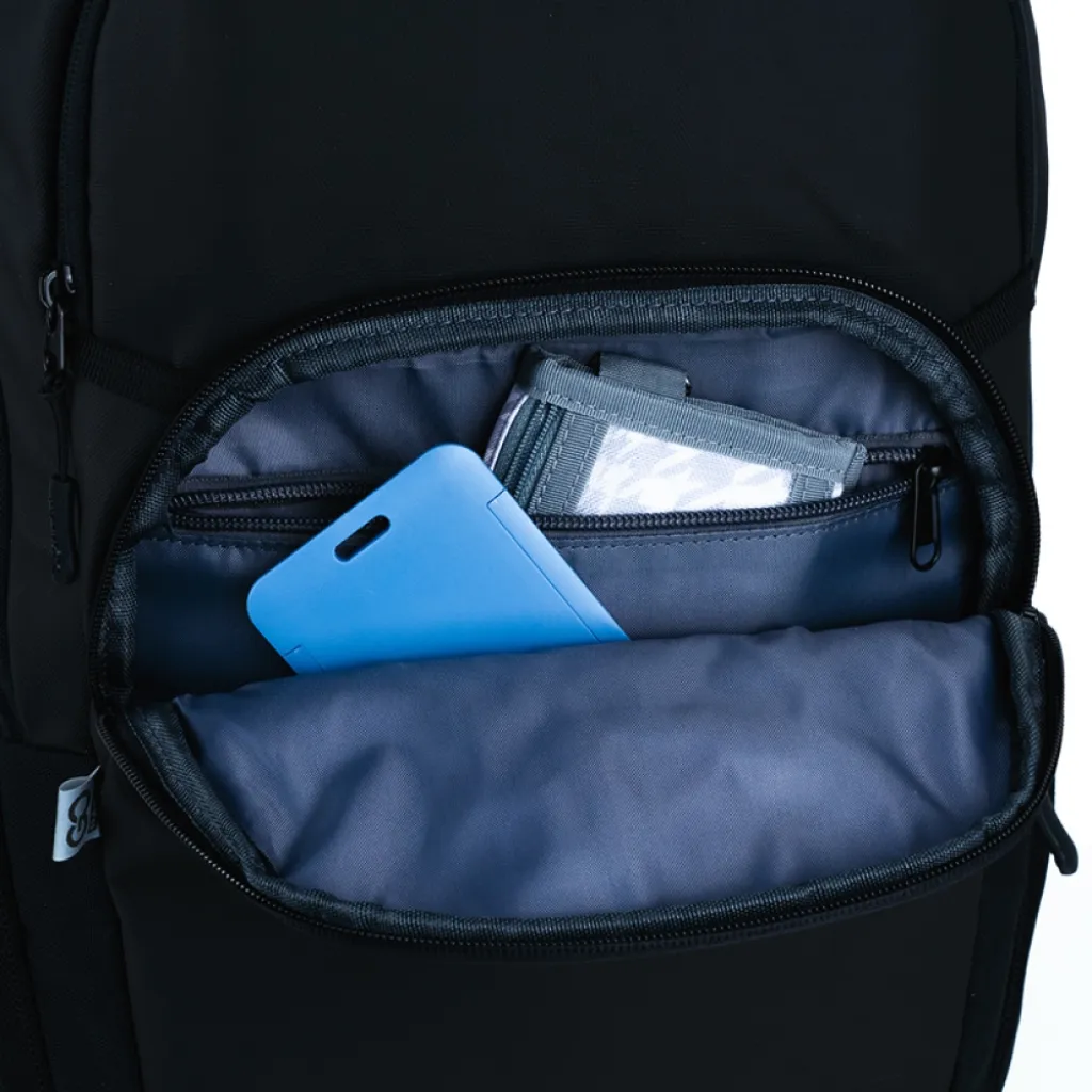 Ортопедический рюкзак школьный GoPack Education Teens 185, черный Ортопедический рюкзак школьный GoPack Education Teens 185, черный