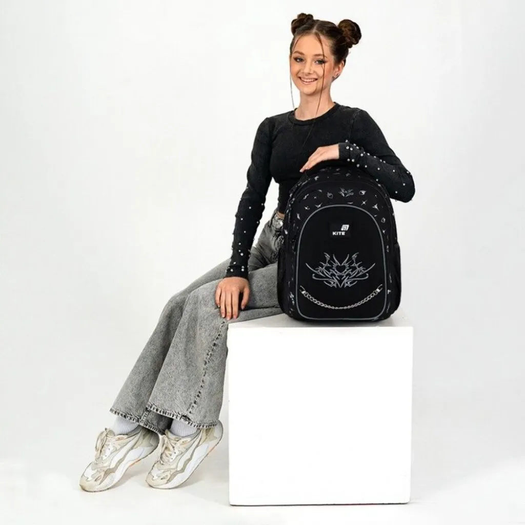 Ортопедический рюкзак Kite Education Teens Gothic Elegance K26-8001L, черный Ортопедический рюкзак Kite Education Teens Gothic Elegance K26-8001L, черный