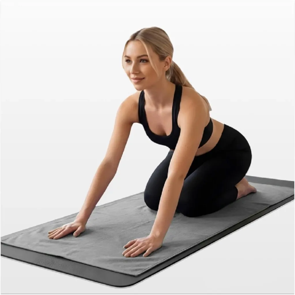 Рушник для йоги EasyFit Yoga Mat Towel із мікрофібри, сірий Рушник для йоги EasyFit Yoga Mat Towel із мікрофібри, сірий