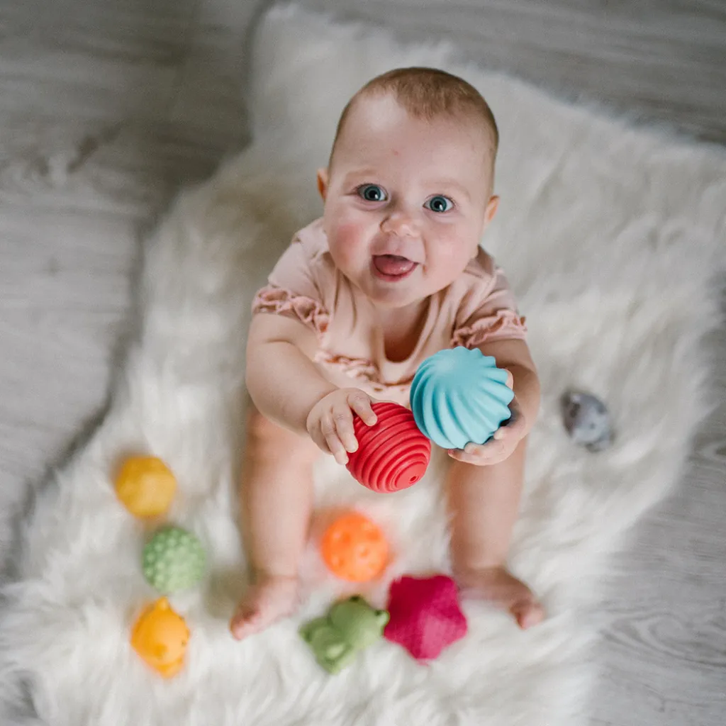Развивающие сенсорные мячи и животные Babyono, набор 6 шт Развивающие сенсорные мячи и животные Babyono, набор 6 шт