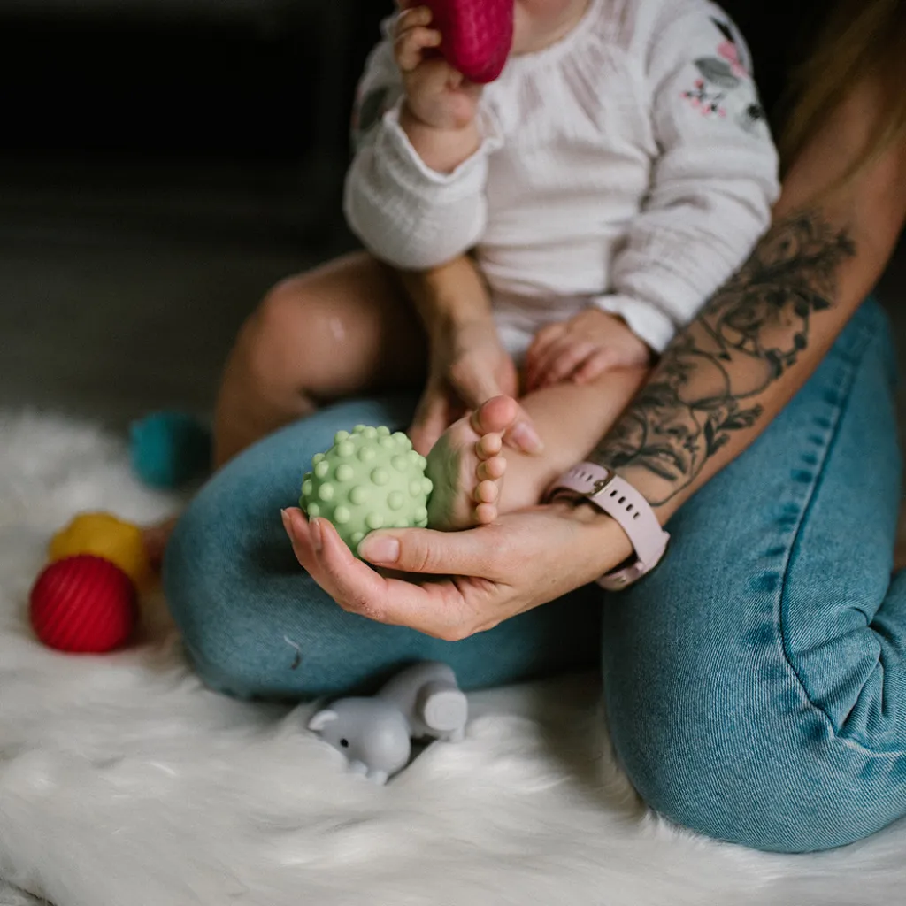 Развивающие сенсорные мячи и животные Babyono, набор 6 шт Развивающие сенсорные мячи и животные Babyono, набор 6 шт