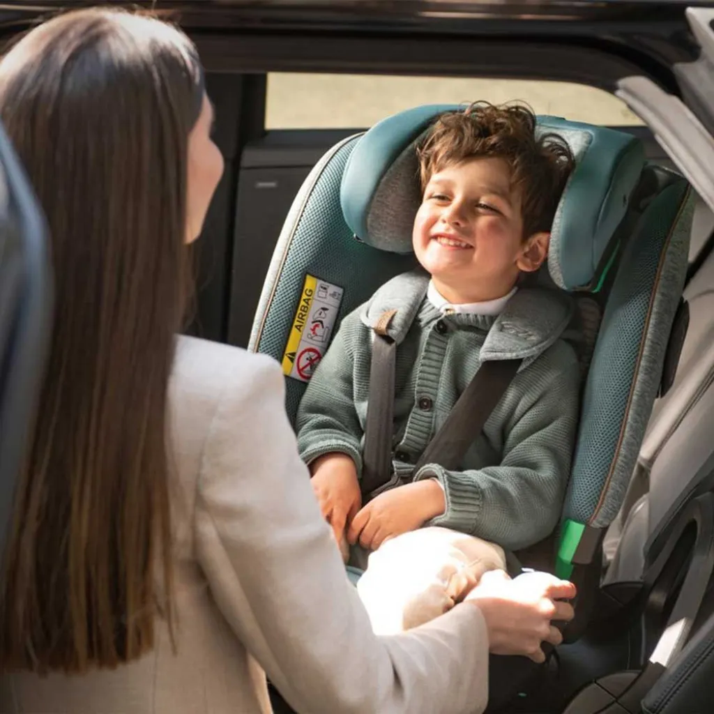 Автокрісло Bi-Seat Air i-Size з базою, група 0+/1/2/3, чорний Автокрісло Bi-Seat Air i-Size з базою, група 0+/1/2/3, чорний