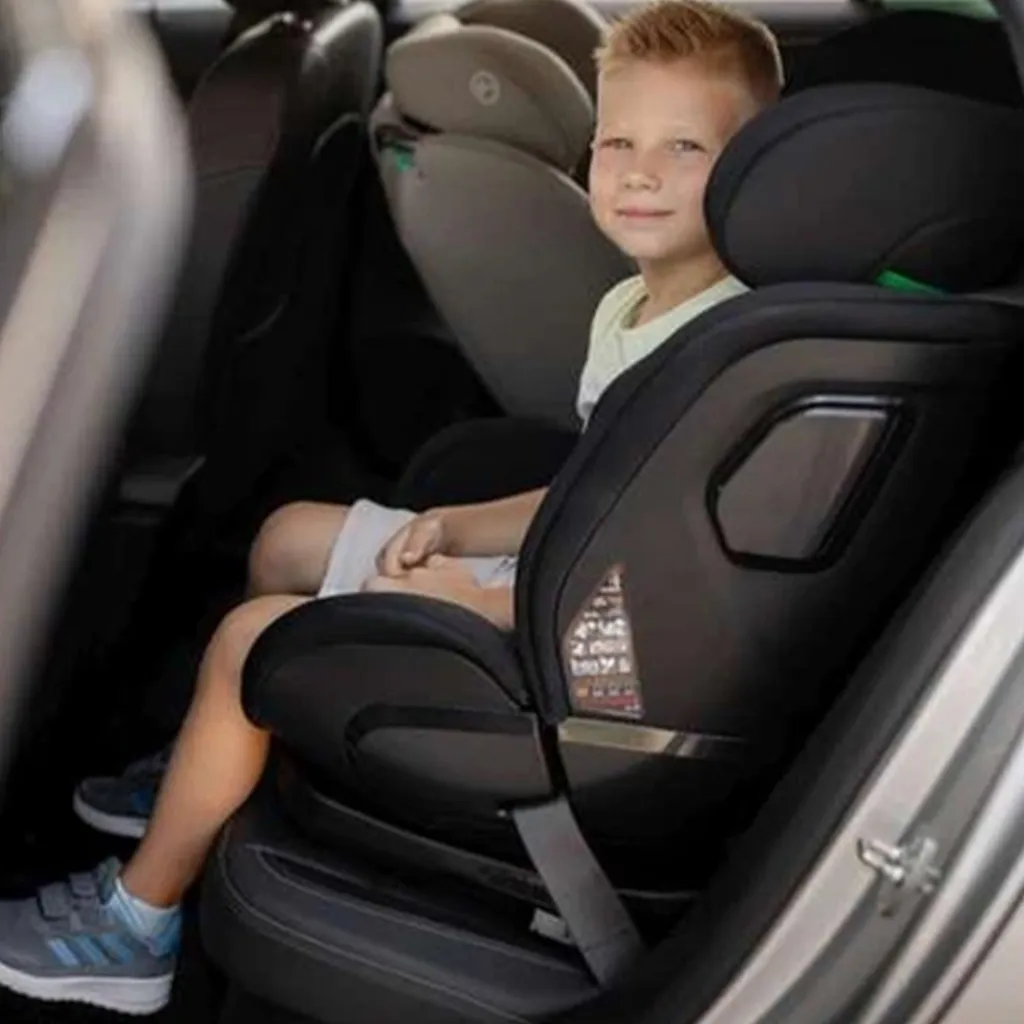 Автокрісло FreeON Maxim i-Size 76-150 см, чорний Автокрісло FreeON Maxim i-Size 76-150 см, чорний