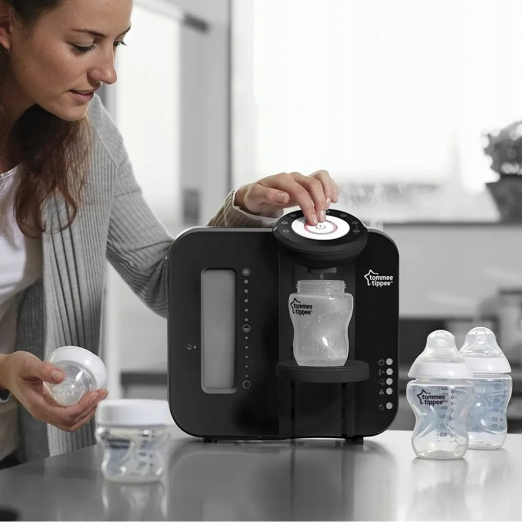 Машина для приготовления детской смеси Tommee Tippee Perfect Prep, черная Машина для приготовления детской смеси Tommee Tippee Perfect Prep, черная