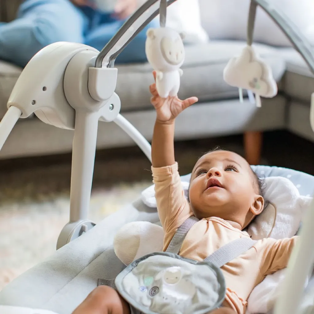 Кресло-качалка Ingenuity «Comfort 2 Go - Cuddle Lamb» Chicco