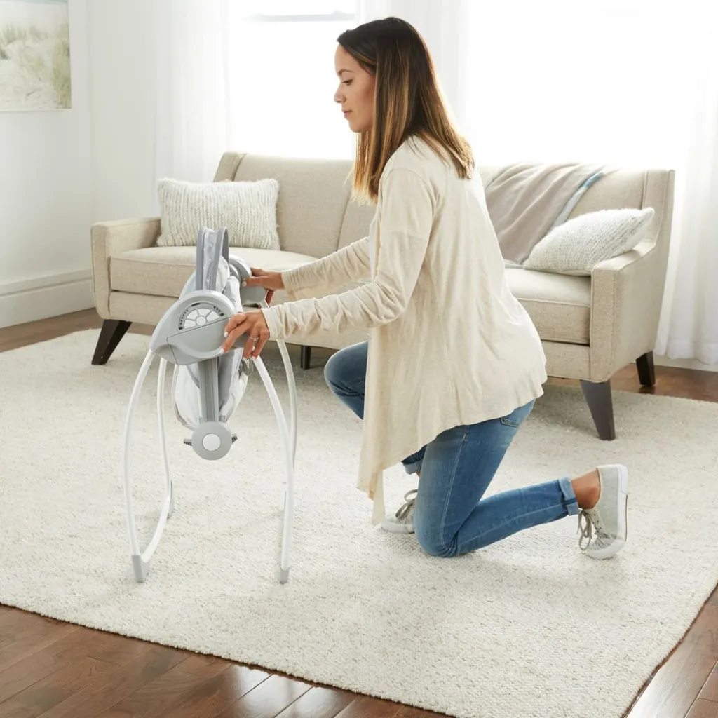 Кресло-качалка Ingenuity «Comfort 2 Go - Cuddle Lamb» Chicco