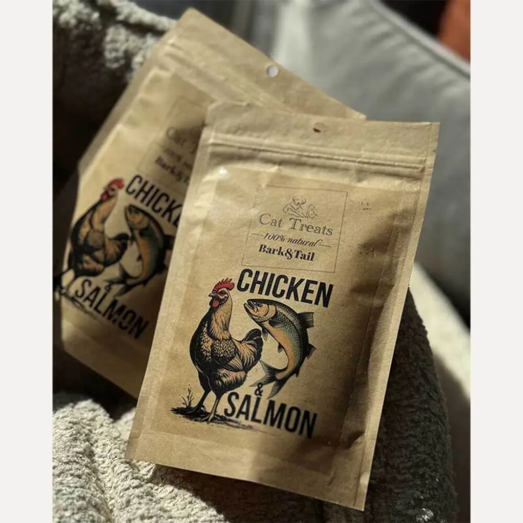 Натуральное лакомство для кошек курица с лососем Bark Tail - Cat Treats 100 % Chicken Salmon, 50 г Натуральное лакомство для кошек курица с лососем Bark Tail - Cat Treats 100 % Chicken Salmon, 50 г