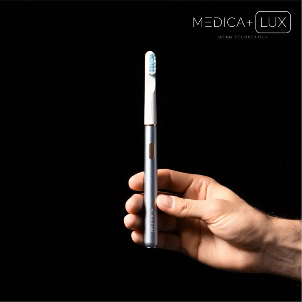 Отбеливающая звуковая зубная щетка Medica+Lux 10Х Portable, серебряный Отбеливающая звуковая зубная щетка Medica+Lux 10Х Portable, серебряный