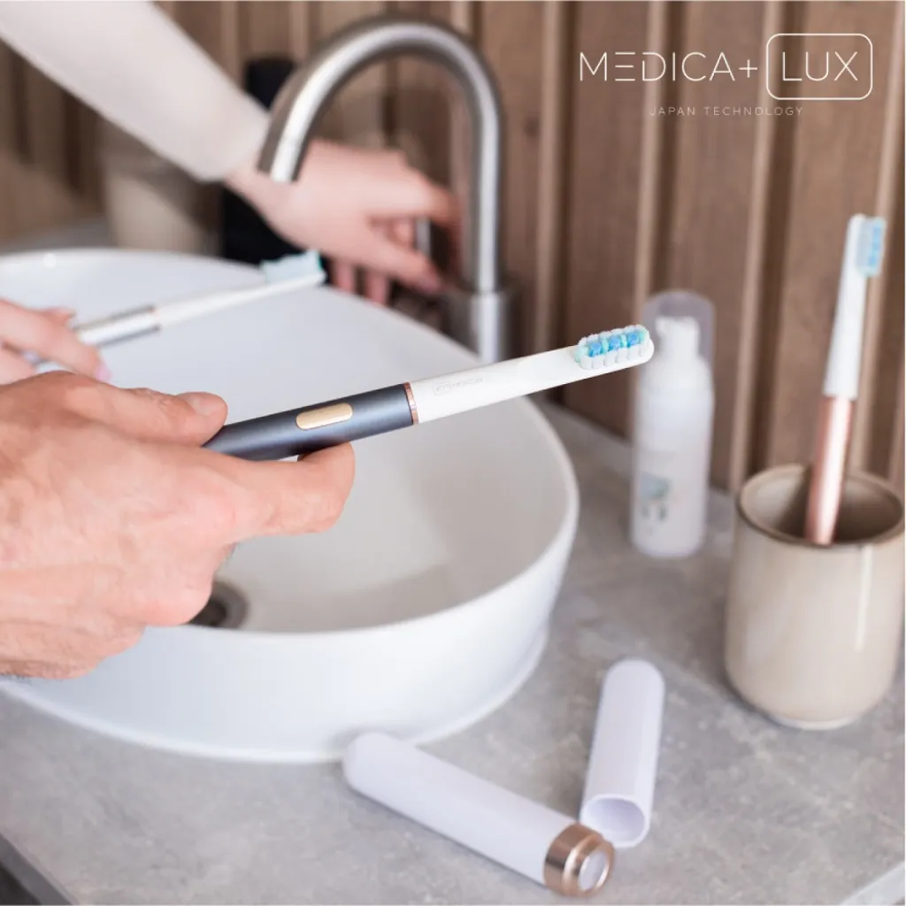 Отбеливающая звуковая зубная щетка Medica+Lux 10Х Portable, серый Отбеливающая звуковая зубная щетка Medica+Lux 10Х Portable, серый