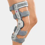 Коленный ортез жесткий Medi M.4s OA comfort