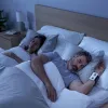 Автоматический тонометр Omron Nightview (НЕМ-9601T-E3) на запястье - Фото№6