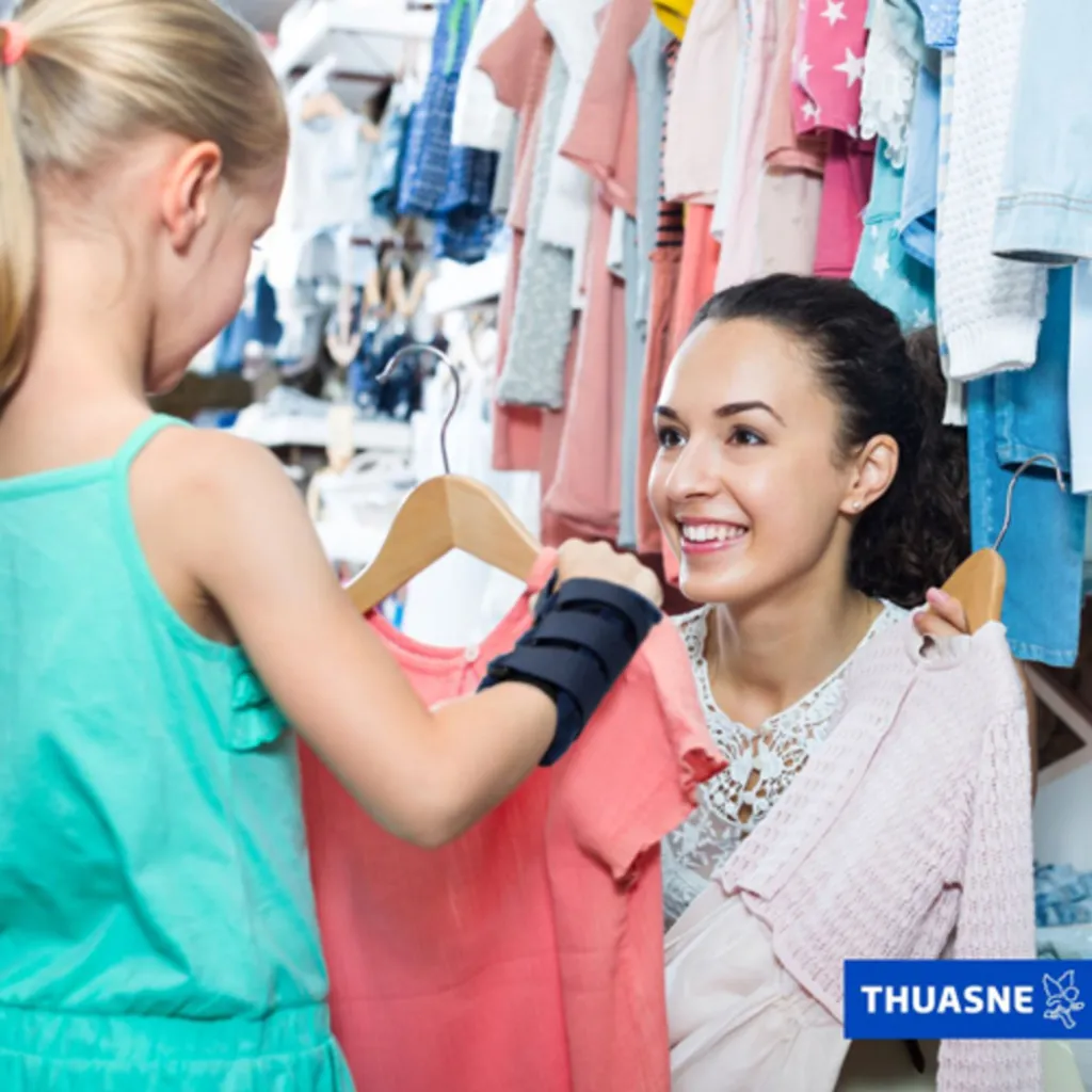 Детский ортез для фиксации запястья и 1 пальца Thuasne Manurhizo Junior 2630 Детский ортез для фиксации запястья и 1 пальца Thuasne Manurhizo Junior 2630