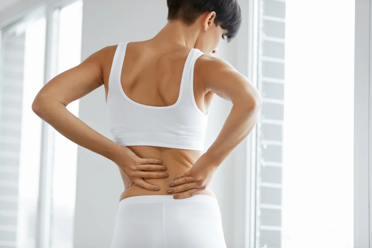 Как избавиться от боли в спине? Простые упражнения, которые можно делать дома