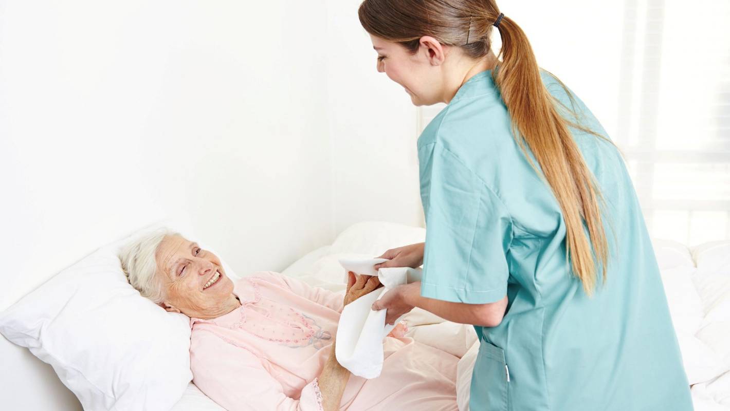Как и чем лечить пролежни у лежачих больных в домашних условиях?
